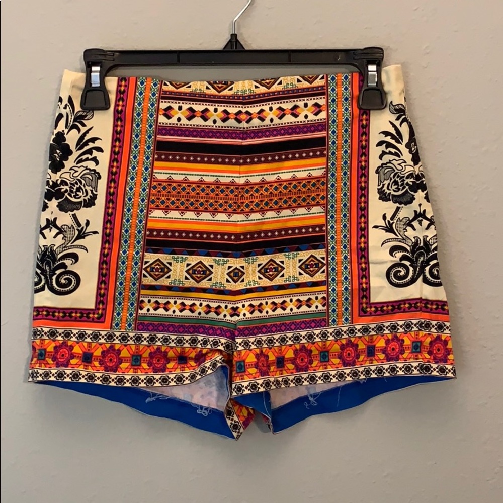 Flying Tomato size M boho high waist hot shorts
